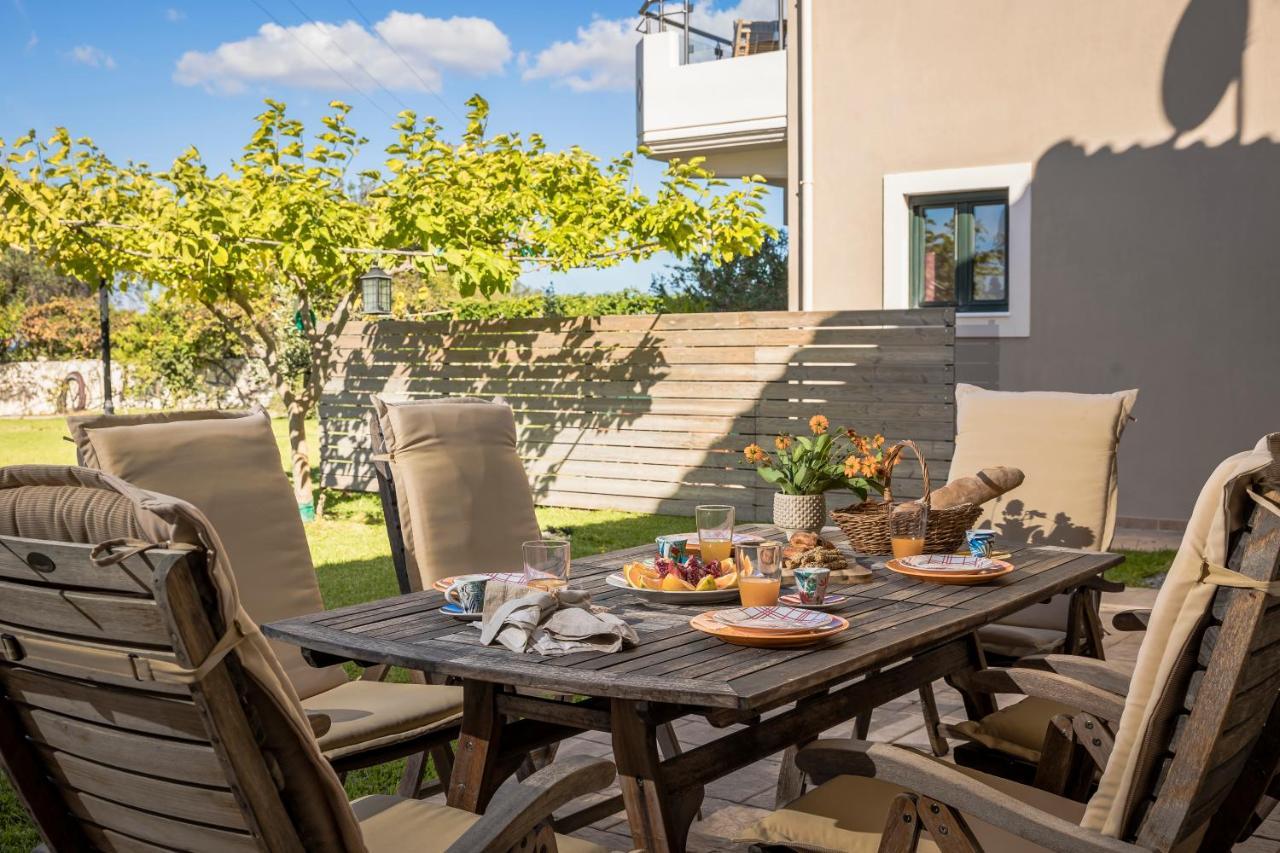 Queen Bee Residence Μηνιά Εξωτερικό φωτογραφία