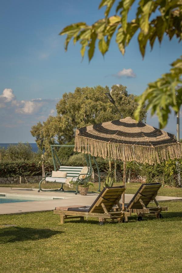 Queen Bee Residence Μηνιά Εξωτερικό φωτογραφία