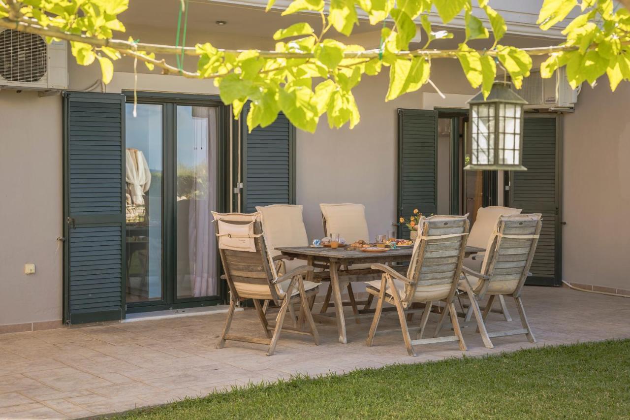 Queen Bee Residence Μηνιά Εξωτερικό φωτογραφία