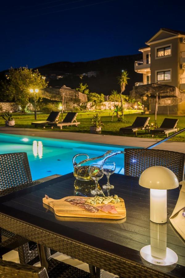 Queen Bee Residence Μηνιά Εξωτερικό φωτογραφία
