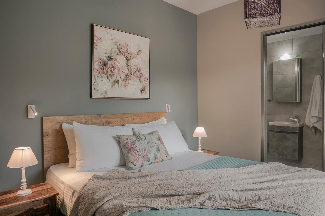 Queen Bee Residence Μηνιά Εξωτερικό φωτογραφία